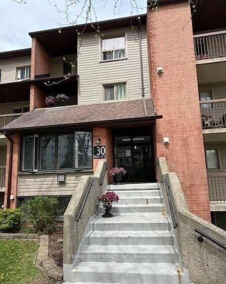 Property Photo: 30 Hickory Street 111 ON N2J 4L4