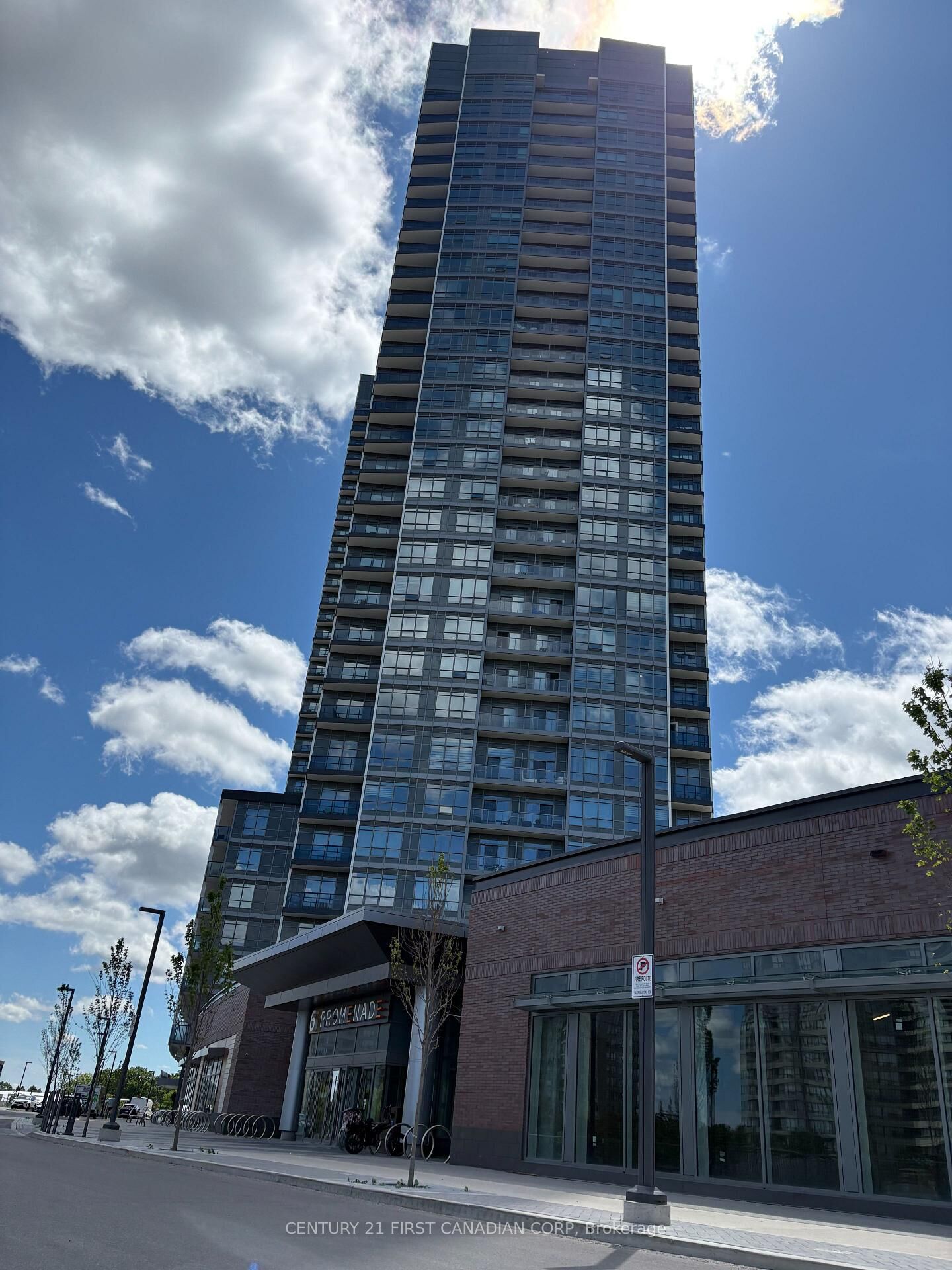 Property Photo: 50 Upper Mall Way B-3011 ON N4J 0L8