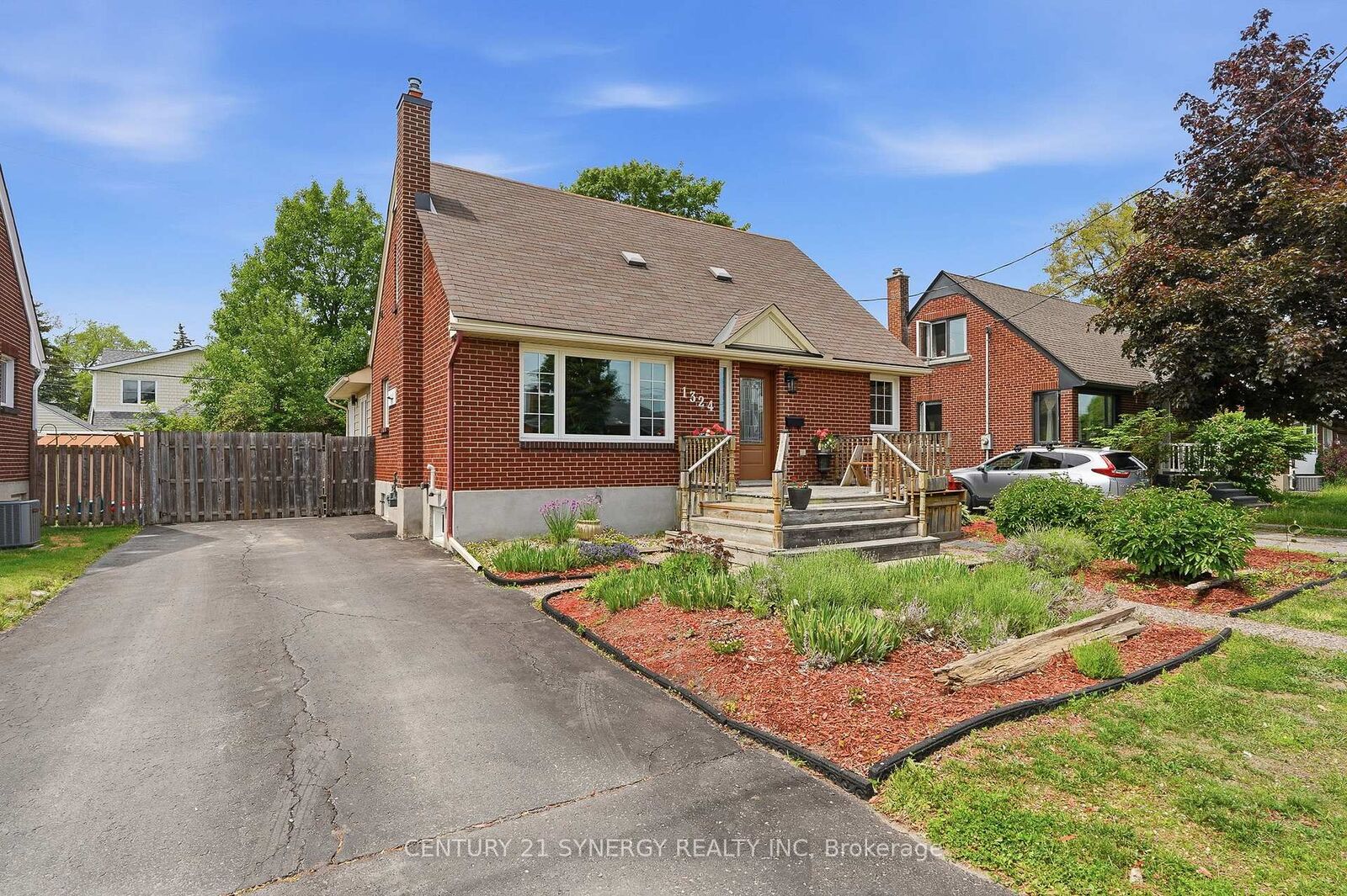 Property Photo: 1324 Avenue O N/A ON K1G 0A9