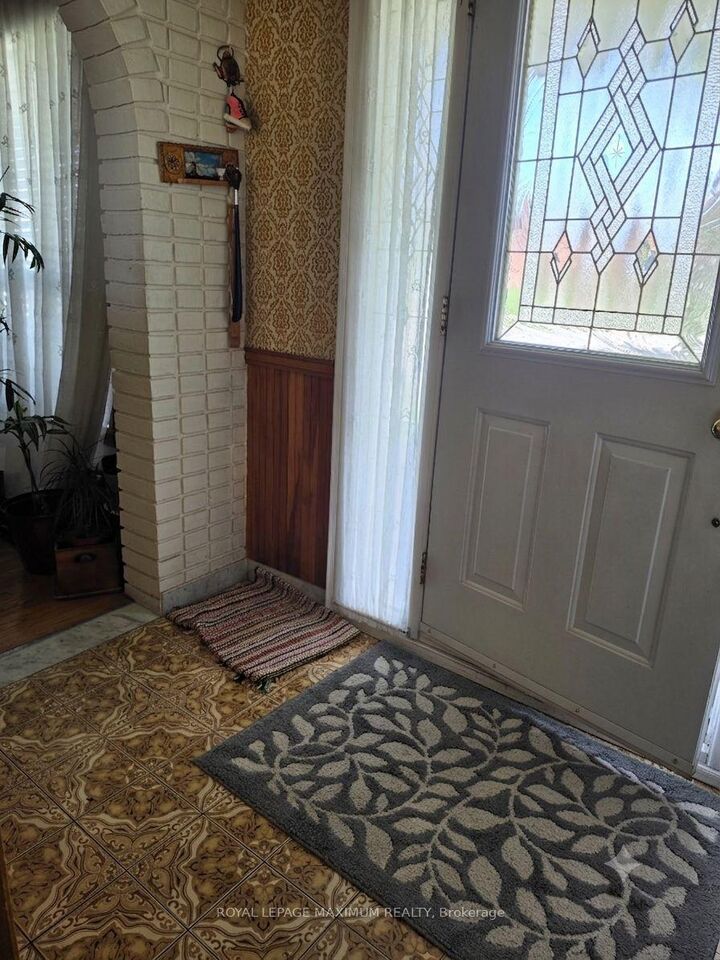 Property Photo: 4254 Brandon Gate Drive ON L4T 3K4