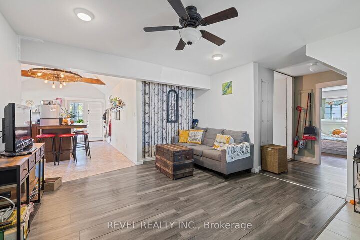 Property Photo: 54 Chestnut Street E ON L2T 1H1