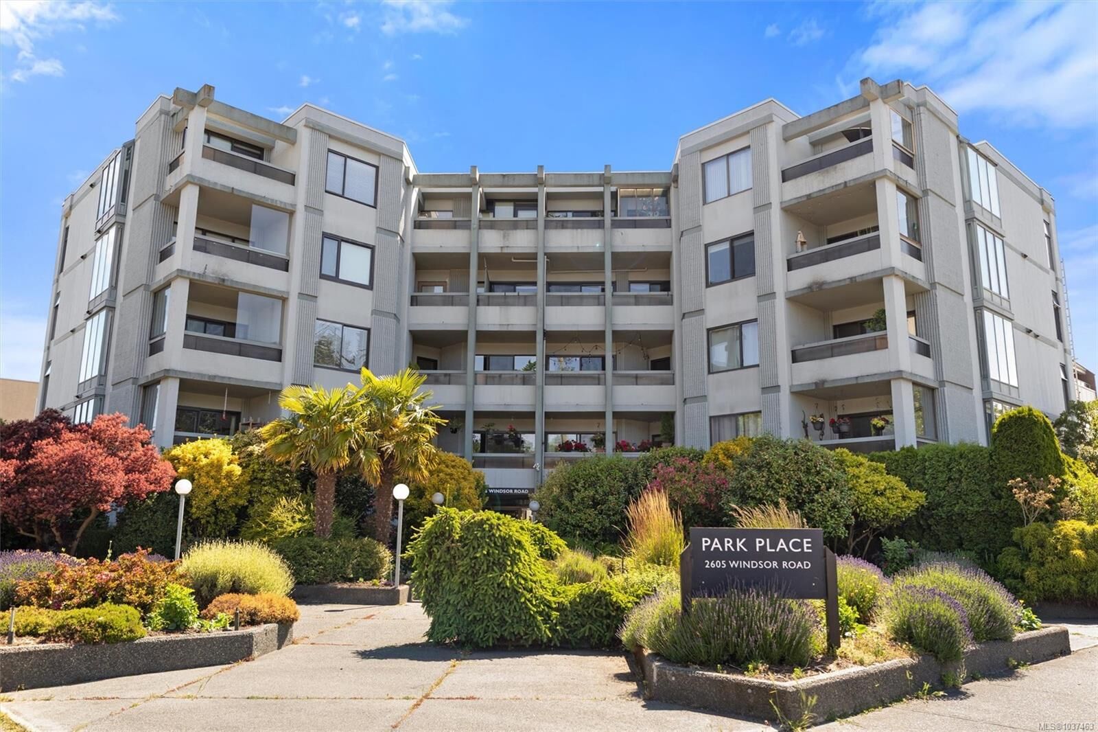 Property Photo:  2605 Windsor Rd #402  BC V8S 5H9 