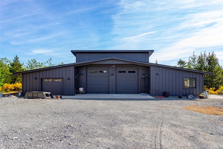 Property Photo: 4650 Goldstream Heights Dr BC V0R 2W3