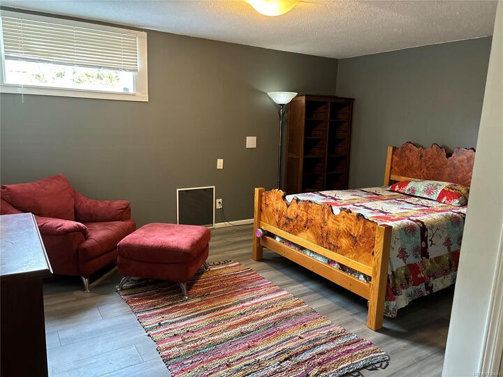 889 Highwood Dr — photo 1