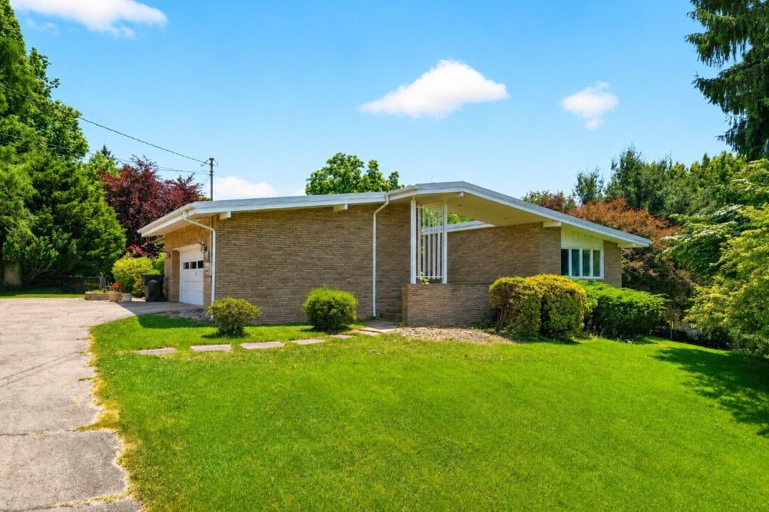 Property Photo: 2219 Mitchell Dr PA 15642