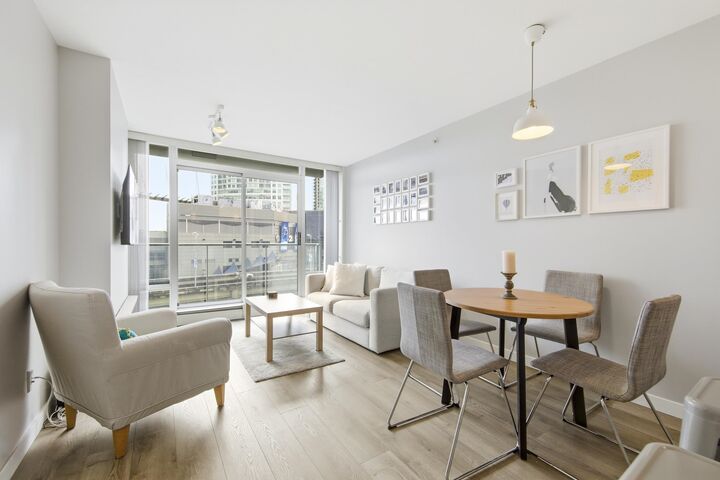 688 Abbott Street 903 — photo 1