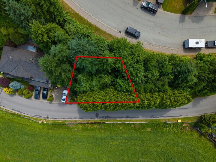 Property Photo: 47470 Chartwell Drive 1 BC V2P 8A2