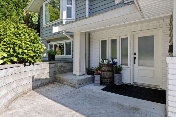 Property Photo: 18238 58B Avenue BC V3S 5V9