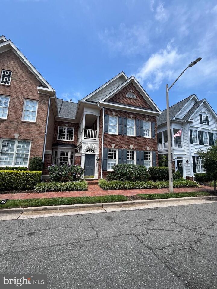 Property Photo:  407 S Henry Street  VA 22314 