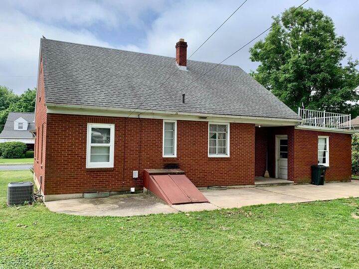 Property Photo:  115 E Pershing Avenue  PA 17042 