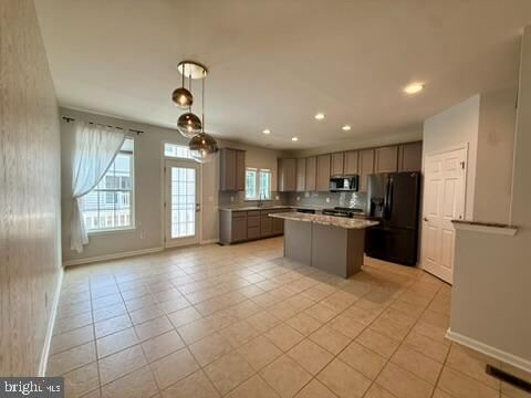 Property Photo: 7015 Trek Way VA 20155