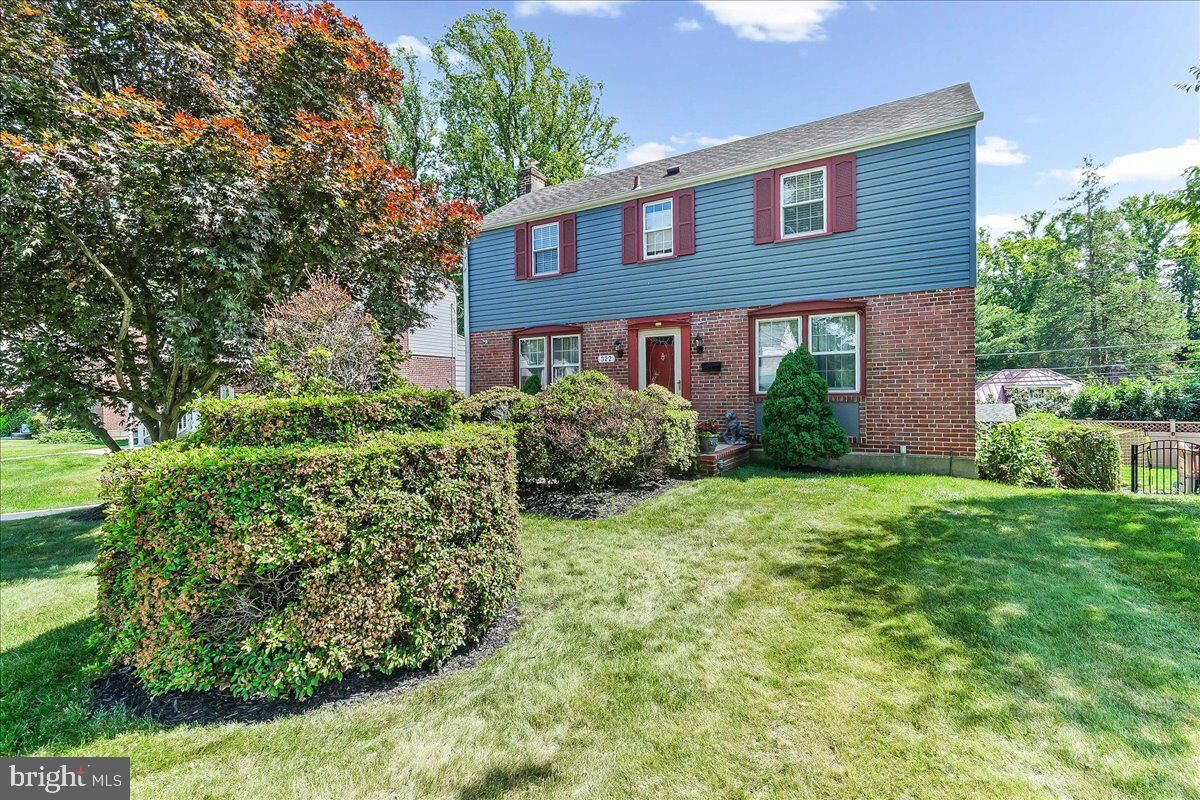 Property Photo:  322 Twin Oaks Drive  PA 19083 