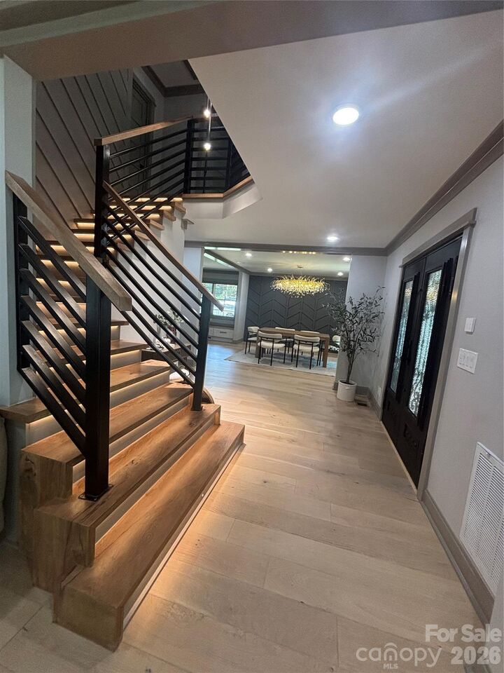 Property Photo: 2919 Colony Road NC 28211