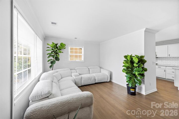 Property Photo: 1047 White Plains Road NC 28213
