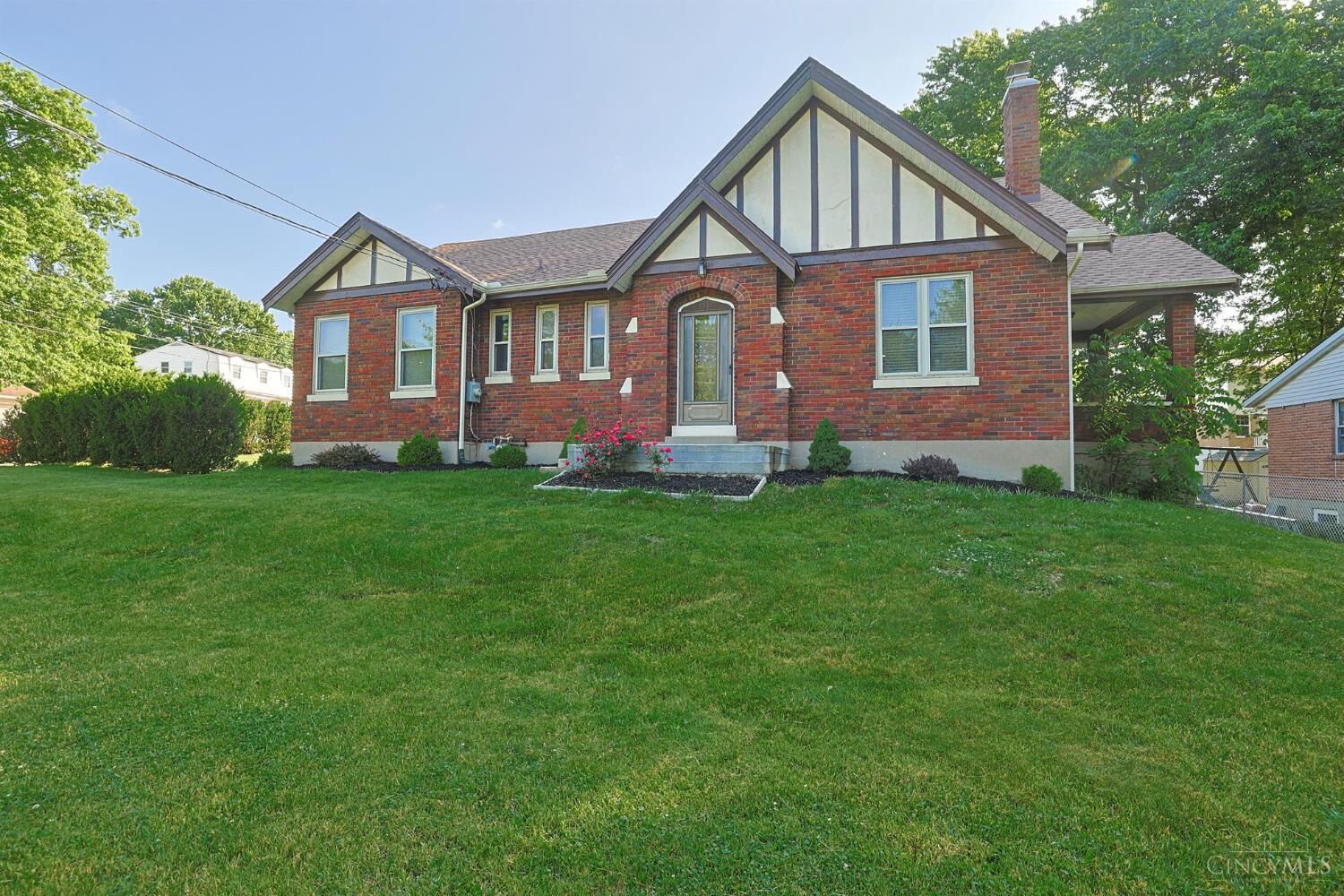 Property Photo: 3247 Autumn Lane OH 45239