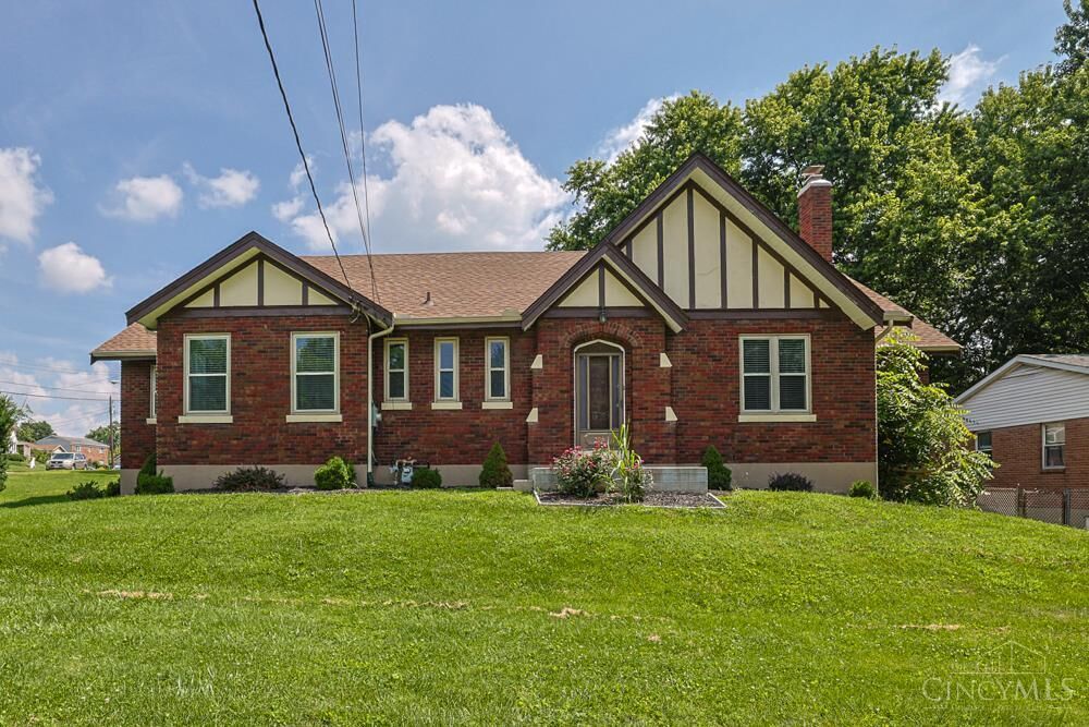 Property Photo:  3247 Autumn Lane  OH 45239 