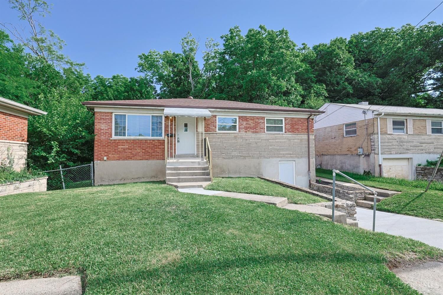 Property Photo: 3065 Aquadale Lane OH 45211