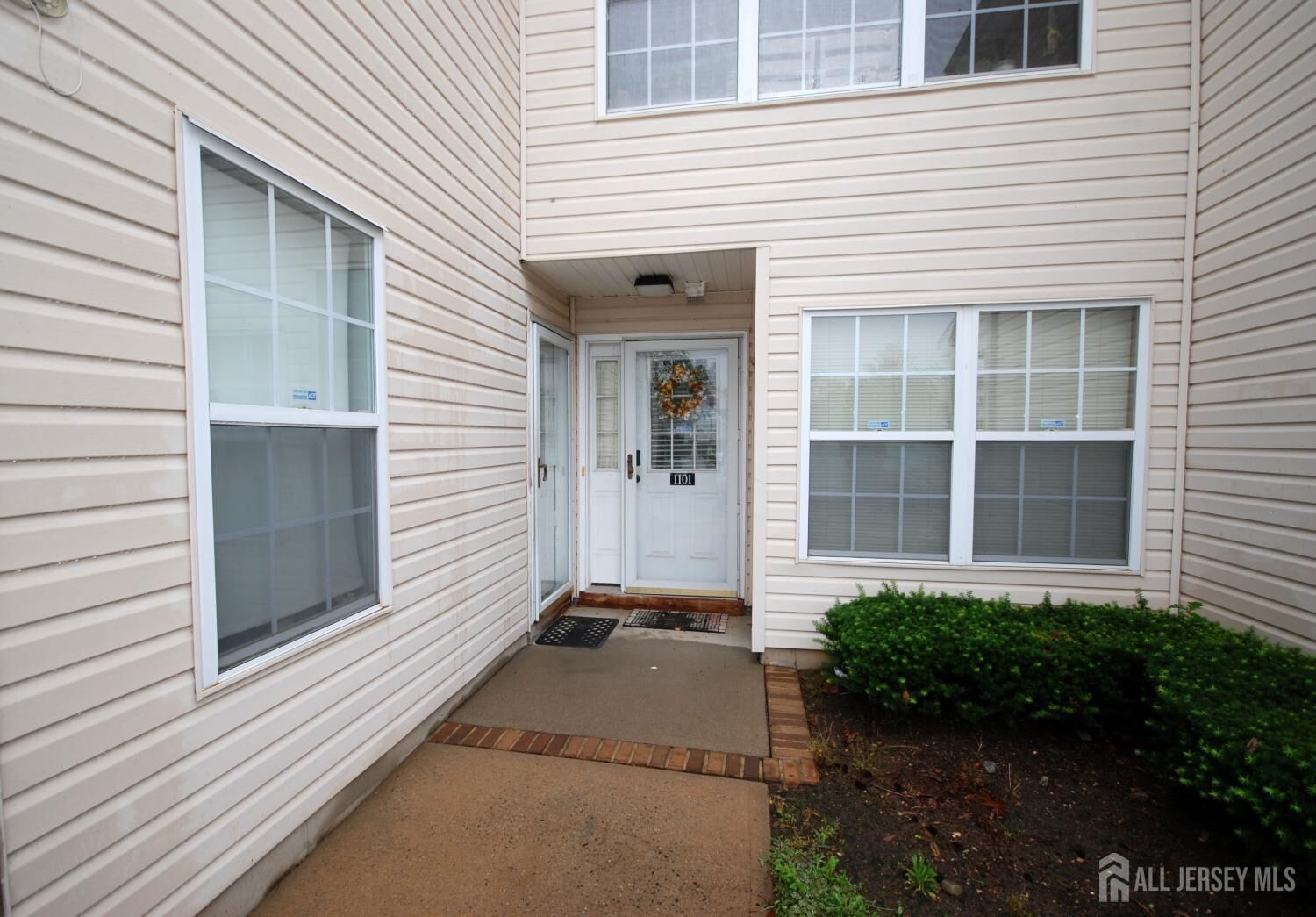 Property Photo: 1101 Stony Brook Way NJ 08902