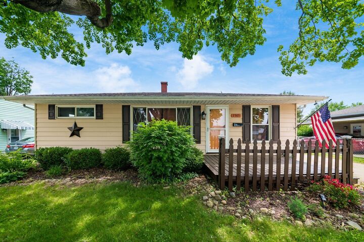 Property Photo: 2565 Kreber Avenue OH 43204