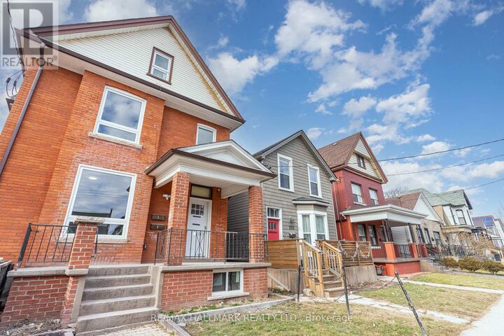Property Photo:  291 Emerald Street North Main  ON L8L 5L2 