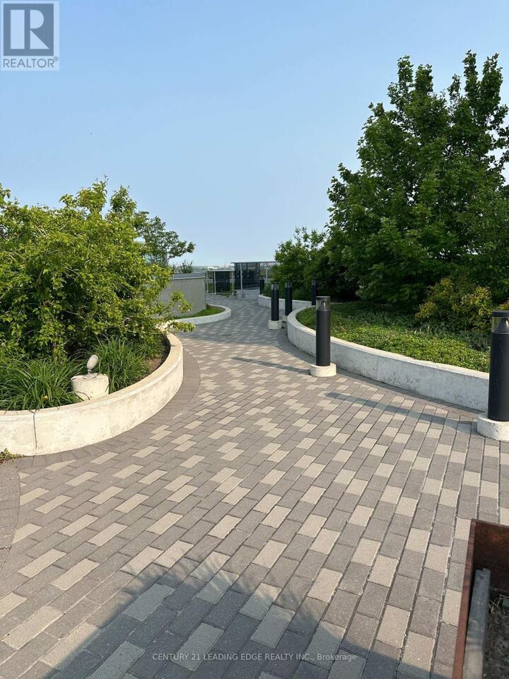 Property Photo:  3121 Sheppard Avenue East 827  ON M1T 3J7 