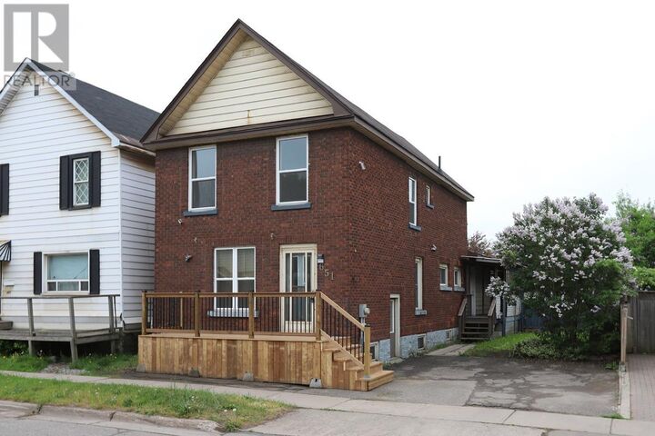 651 Queen St W — photo 1