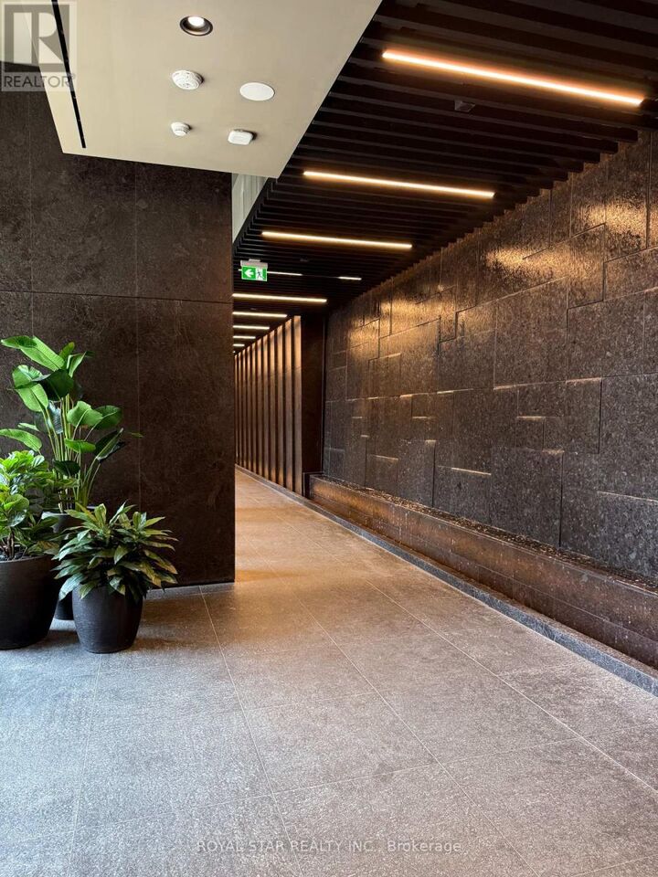 Property Photo:  110 Broadway Avenue 708S  ON M4P 1V7 