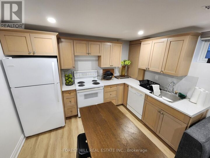 Property Photo: 118 Charlotte Street ON L8K 4V2