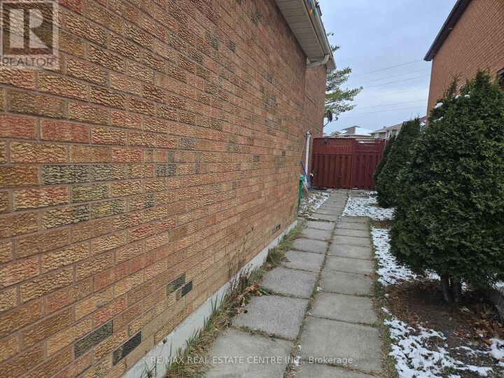 Property Photo:  55 Tulip Drive #Bsmt  ON L6Y 3W3 