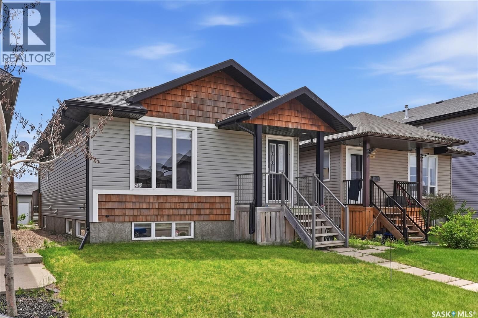 Property Photo: 808 Glenview Cove SK S0K 0A2