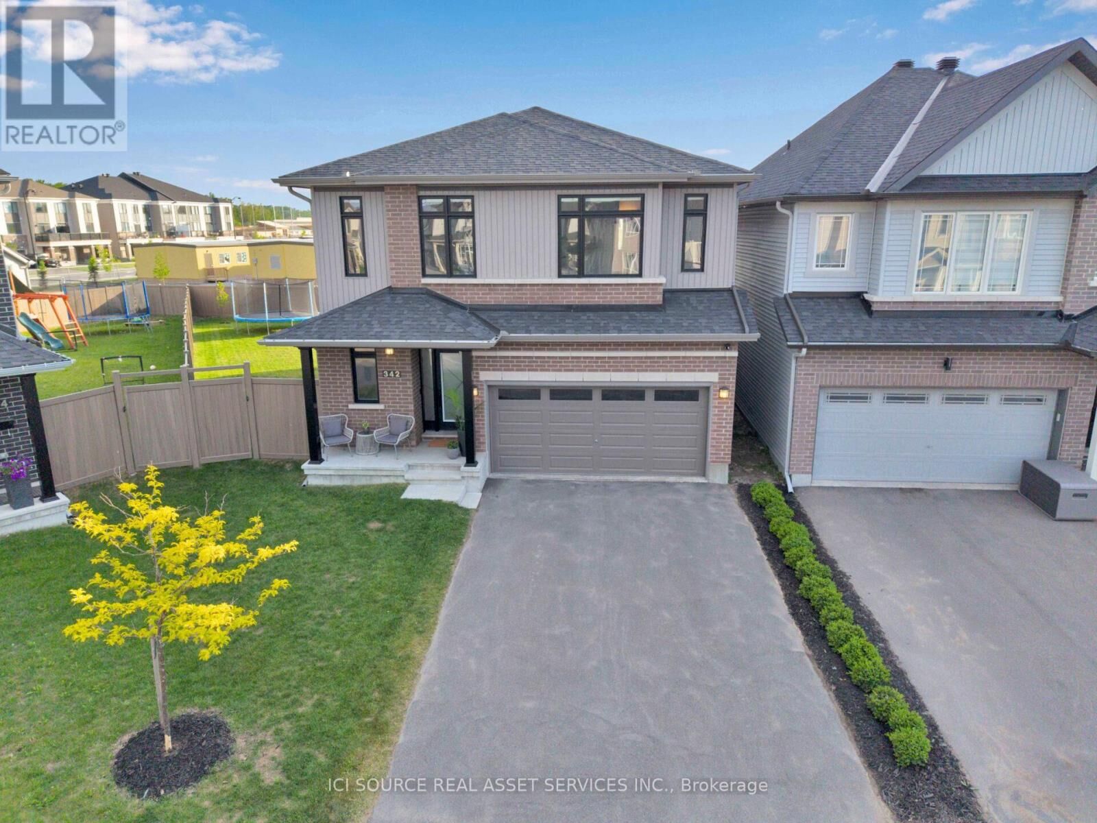 Property Photo:  342 Finial Way  ON K2J 6V9 