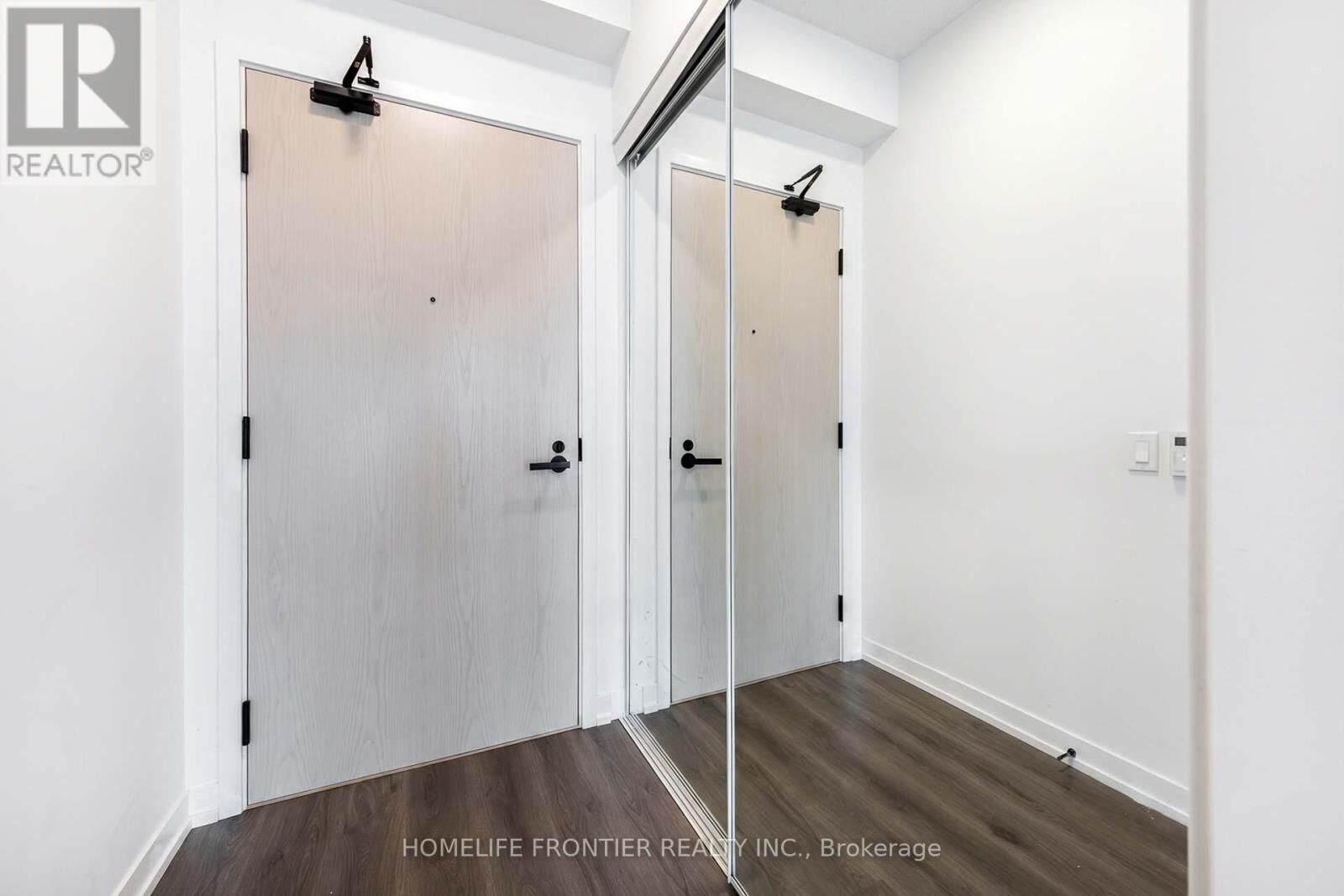 Property Photo:  225 Commerce Street 2305  ON L4K 0R1 