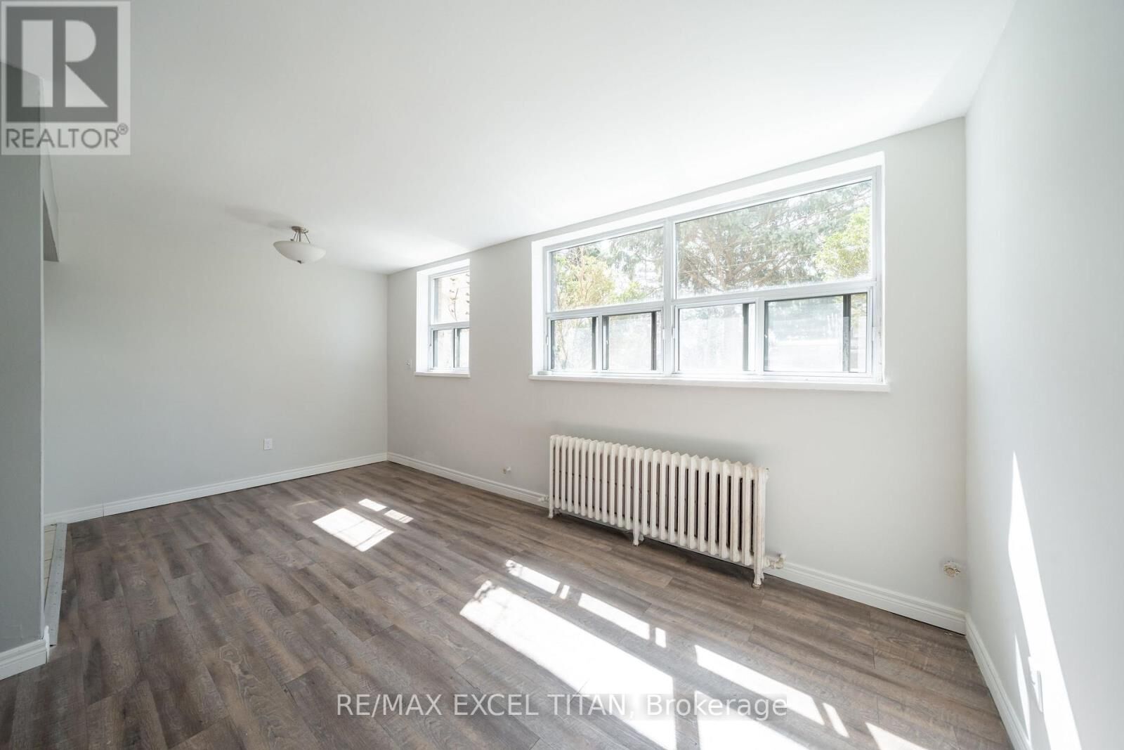 Property Photo: 799 Robinson Street 9 ON L7R 2L4