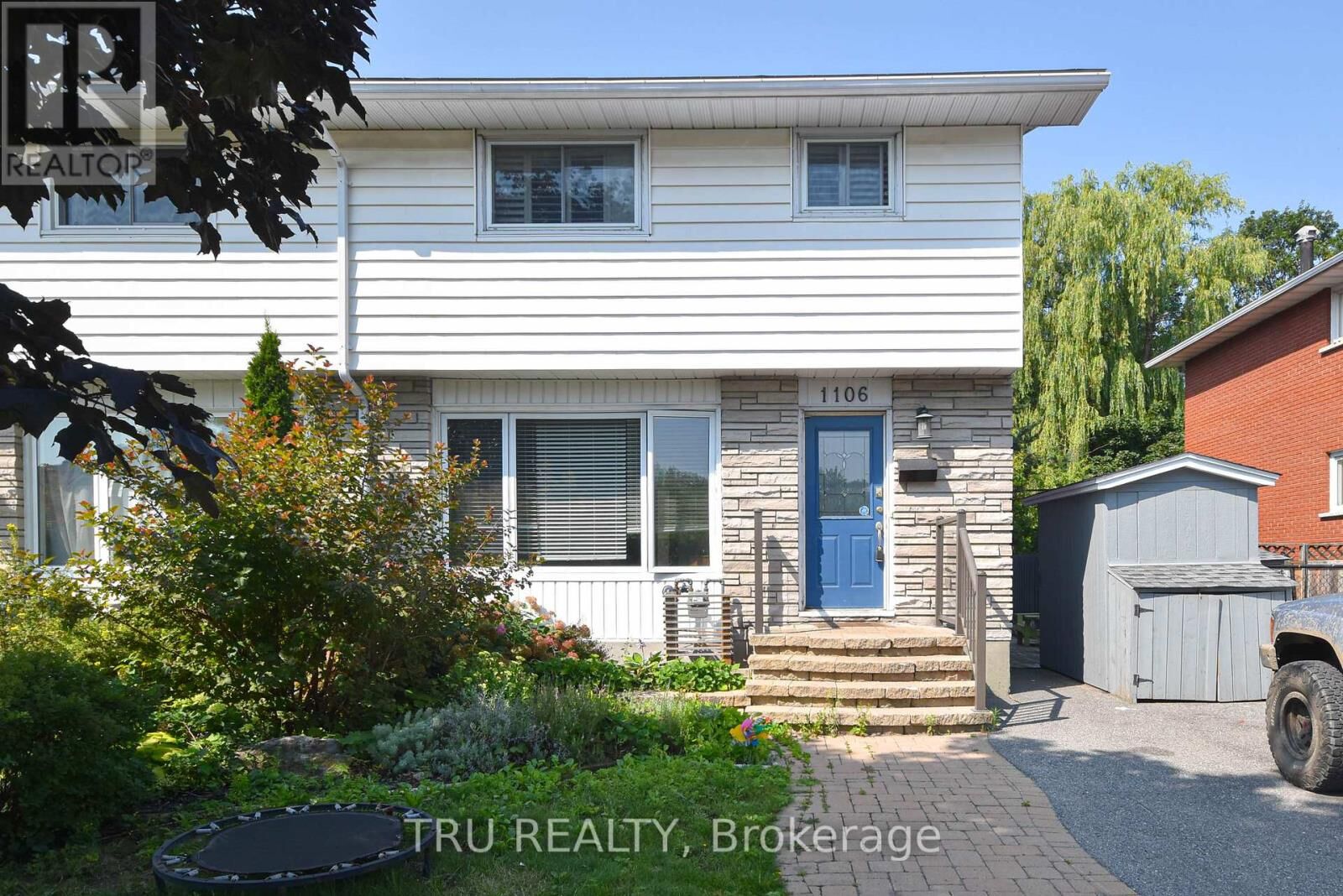 Property Photo:  1106 Clyde Avenue B  ON K2C 1Y2 