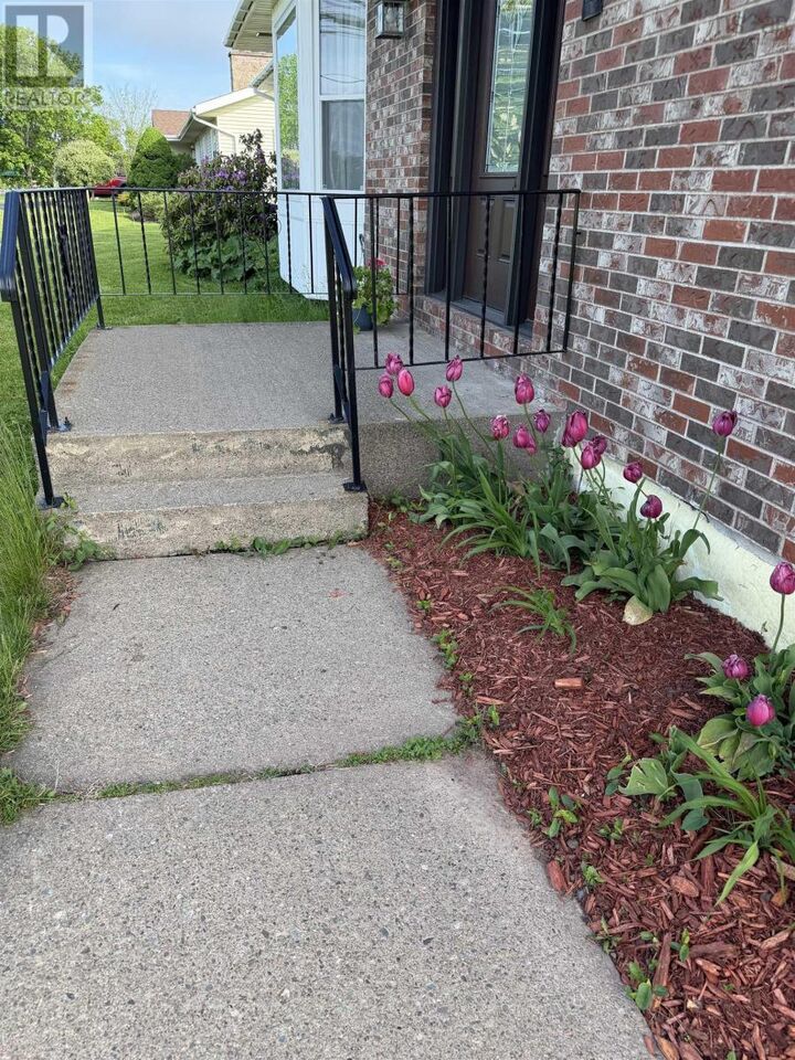 Property Photo:  246 Hawthorne Street       B2g 2R3  NS B2G 2R3 