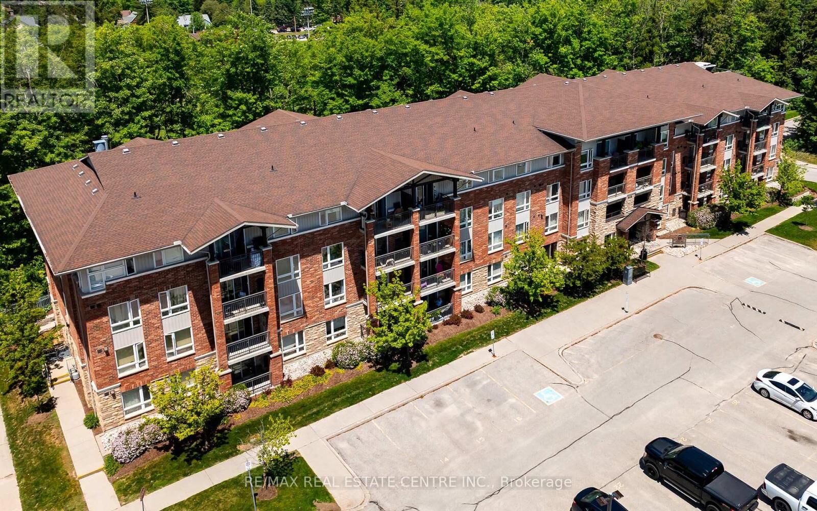 Property Photo:  625 St David Street South 213  ON N1M 0A8 