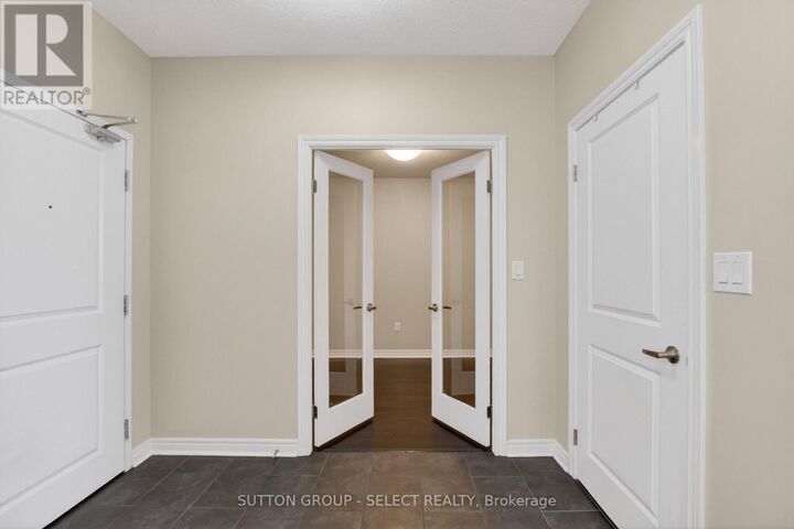 Property Photo:  330 Ridout Street North 1705  ON N6C 3Z3 