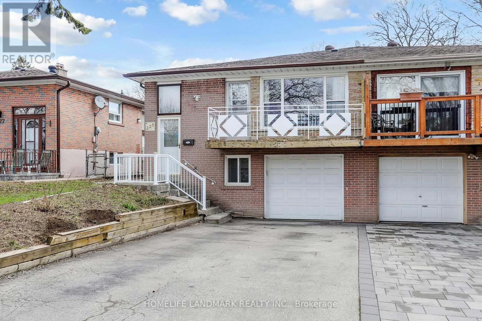 Property Photo:  225 Pineway Boulevard Bsmt  ON M2H 1B5 