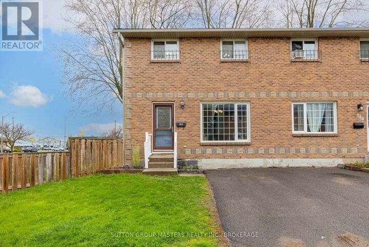 Property Photo:  182 Rosemund Crescent  ON K7M 6Z1 