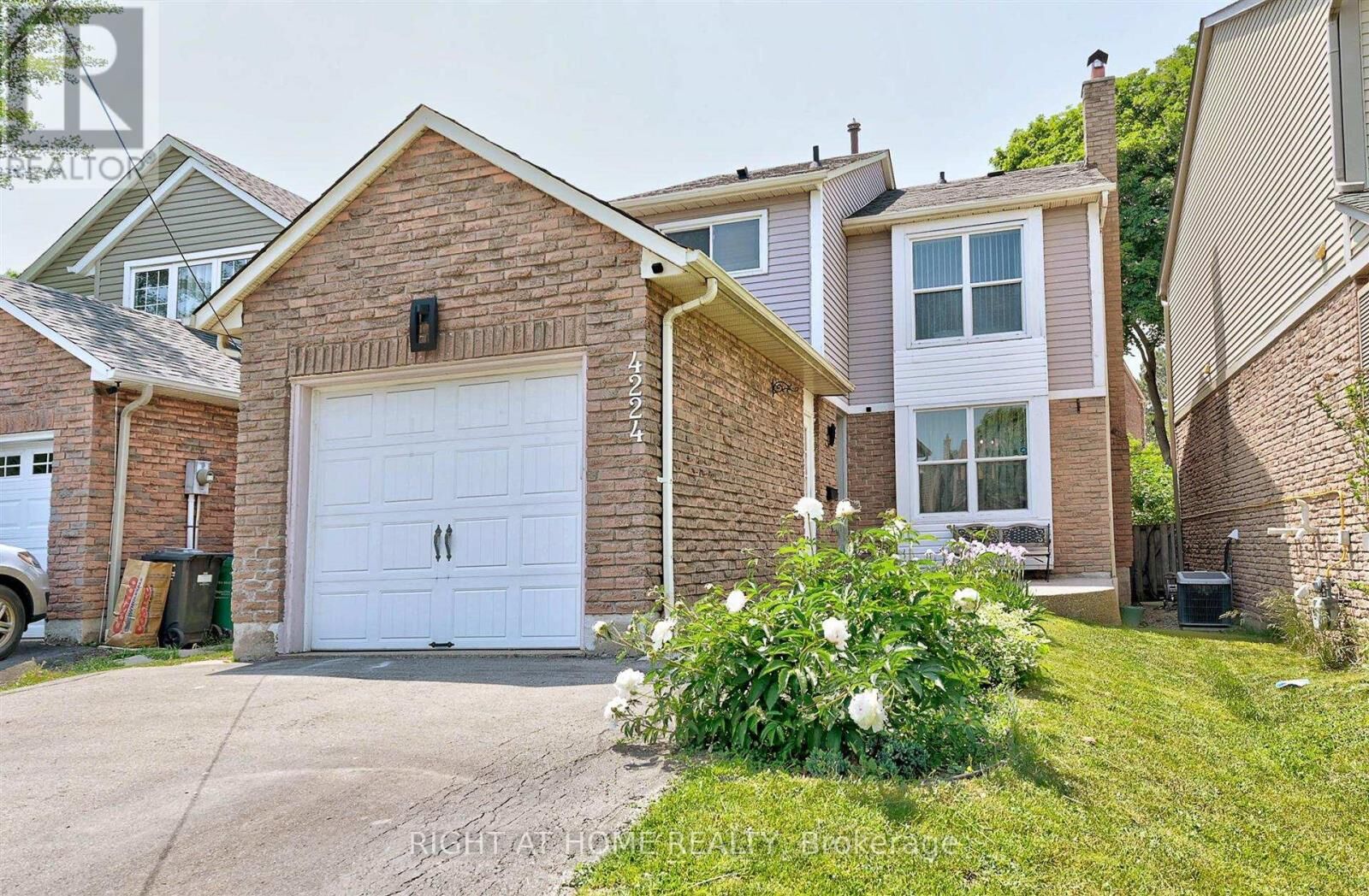 Property Photo:  4224 Trapper Crescent  ON L5L 3A9 