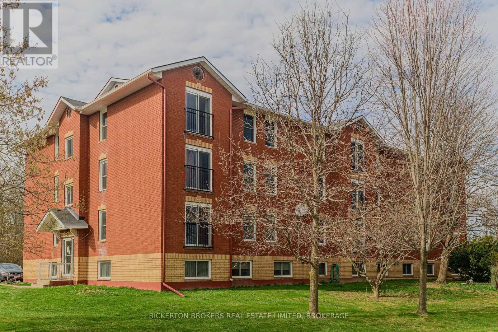 Property Photo:  540 Talbot Place 205  ON K7G 3C6 