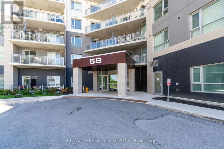 Property Photo: 58 Lakeside Terrace 808 ON L4M 0L5