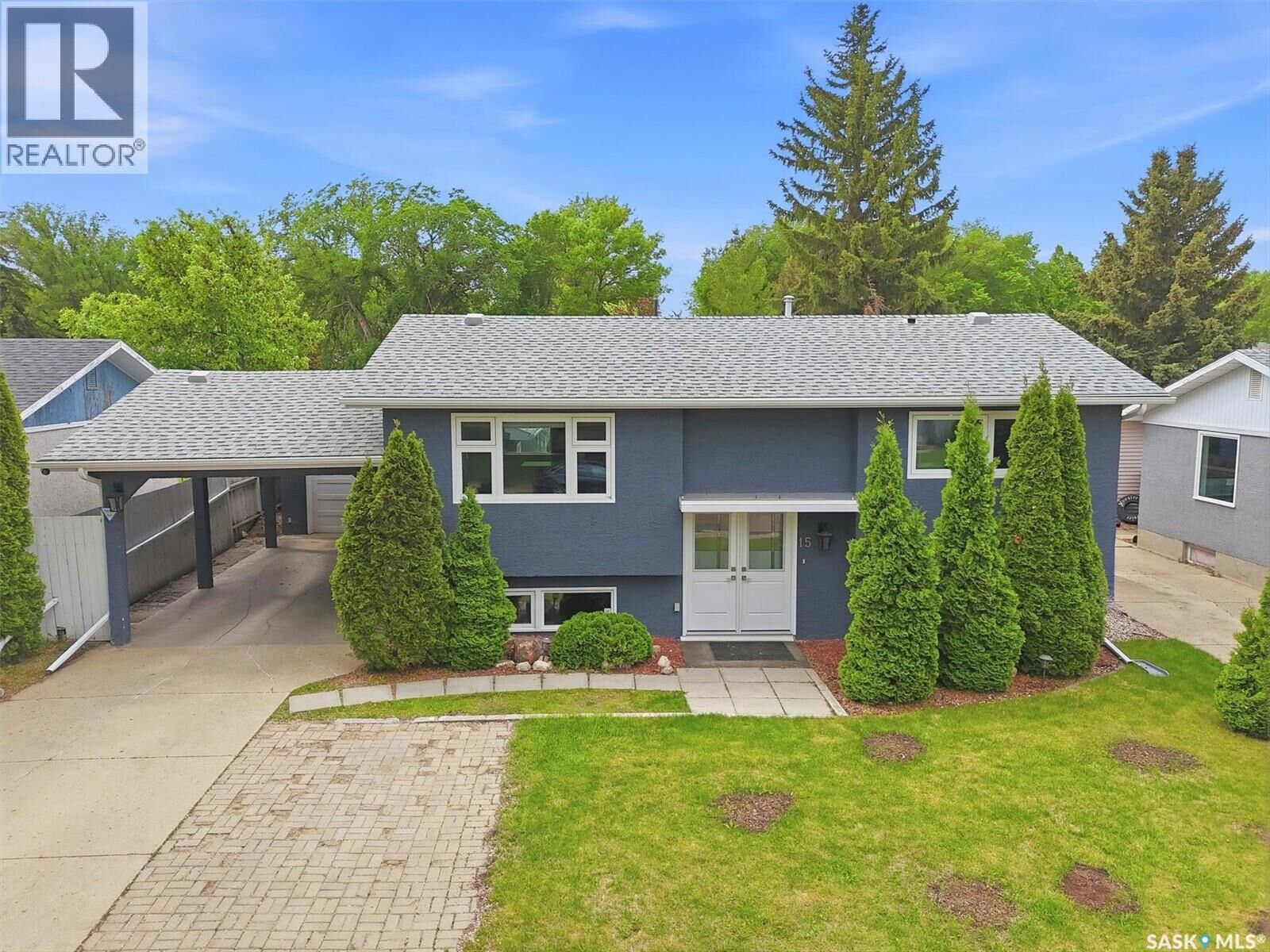 Property Photo: 15 Selkirk Crescent SK S7L 4J4