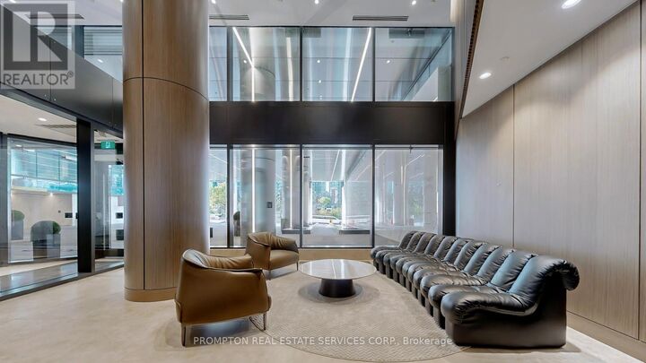 Property Photo: 3 Concord Cityplace Way 4103 ON M5V 0X4