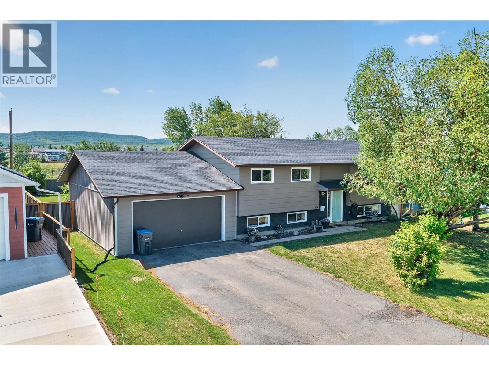 Property Photo: 1425 106 Avenue BC V1G 2P4