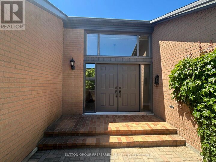 Property Photo:  50 Fiddlers Green Road 51  ON N6H 4T4 