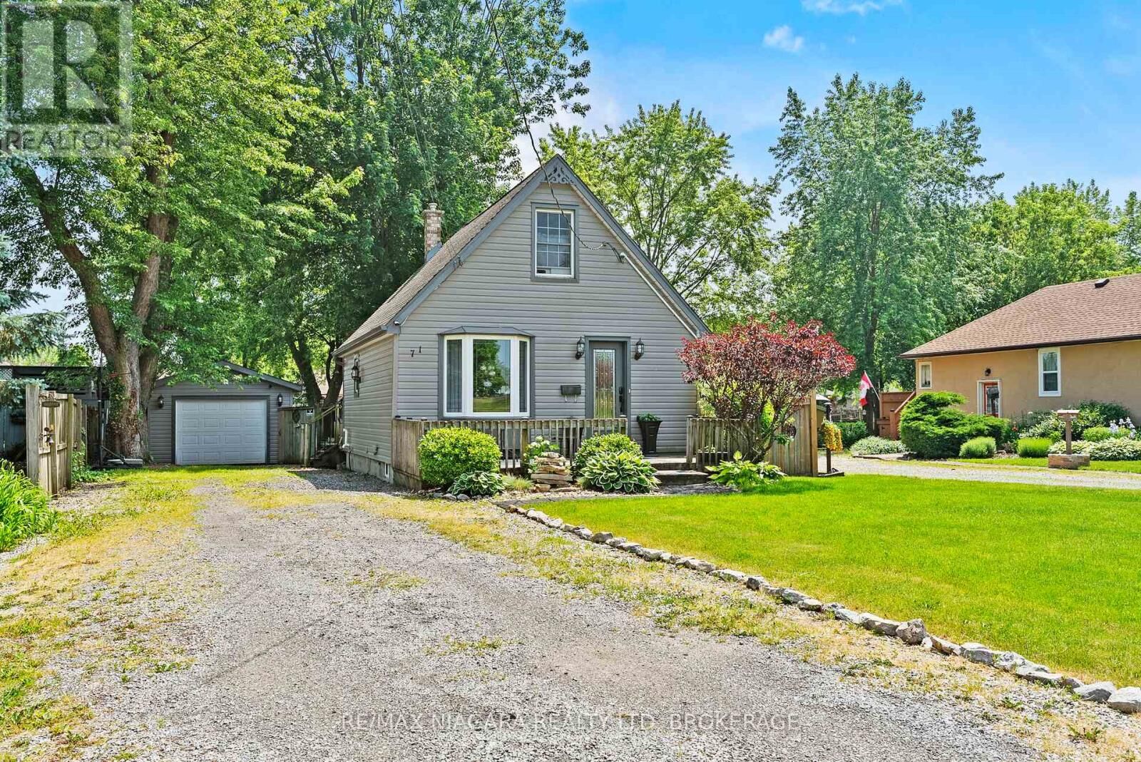 Property Photo:  71 Quaker Road  ON L3C 3G3 