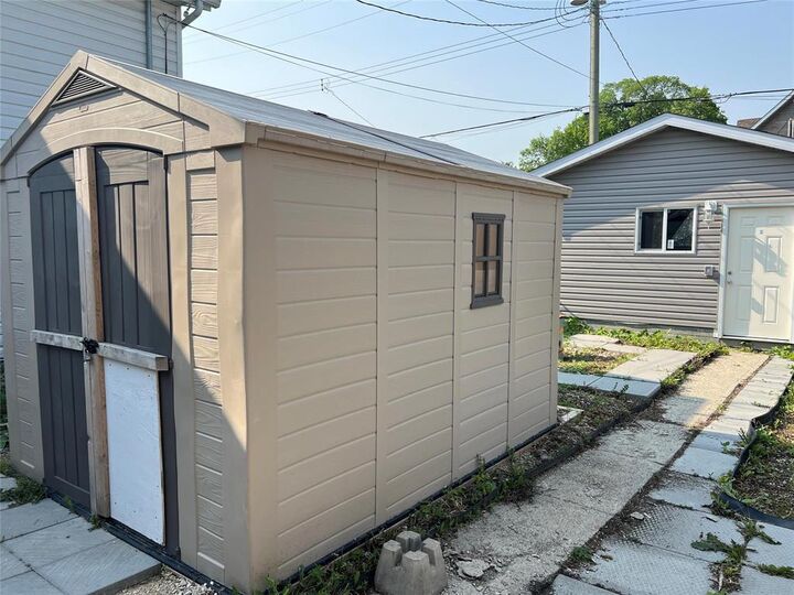 Property Photo: 362 Magnus Avenue MB R3T 3J3