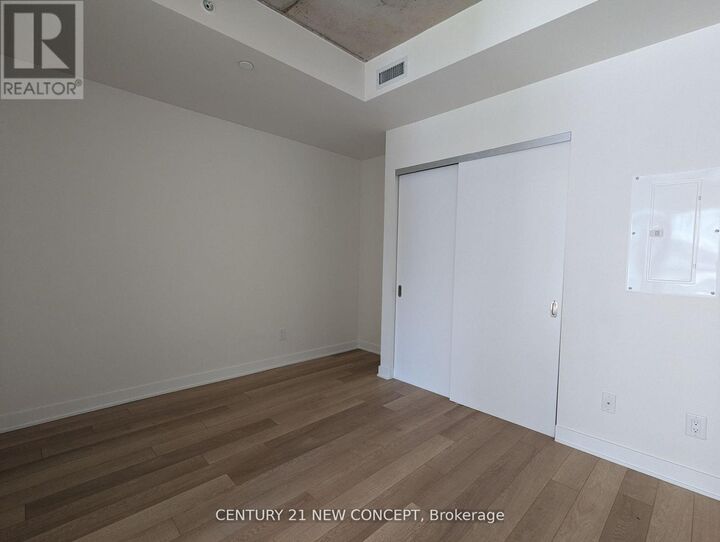 Property Photo: 210 Simcoe Street 613 ON M5T 0A9