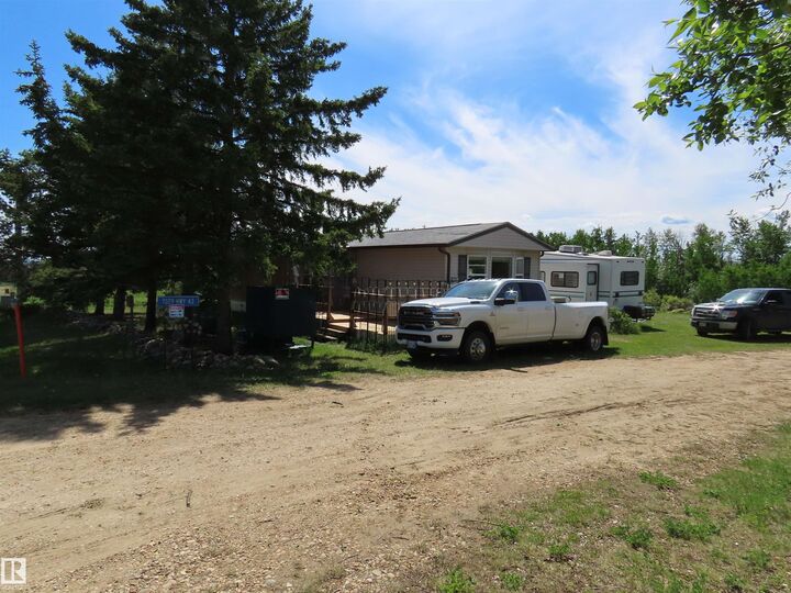 Property Photo: 7029 Hwy 43 AB T0E 2A0